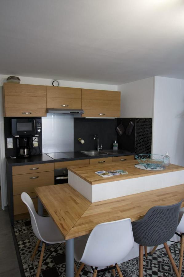 Cosy Apartment In The Center Of La Flotte Exterior foto